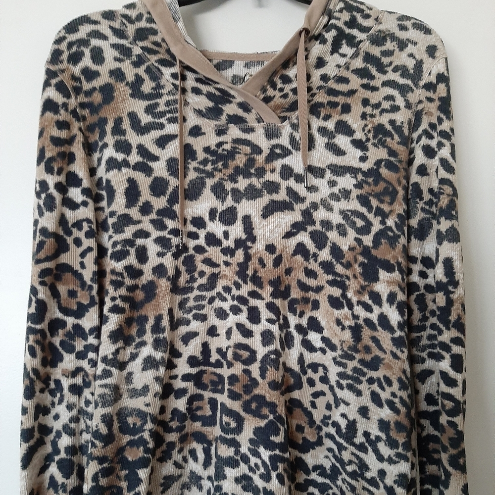 Hooded sweater